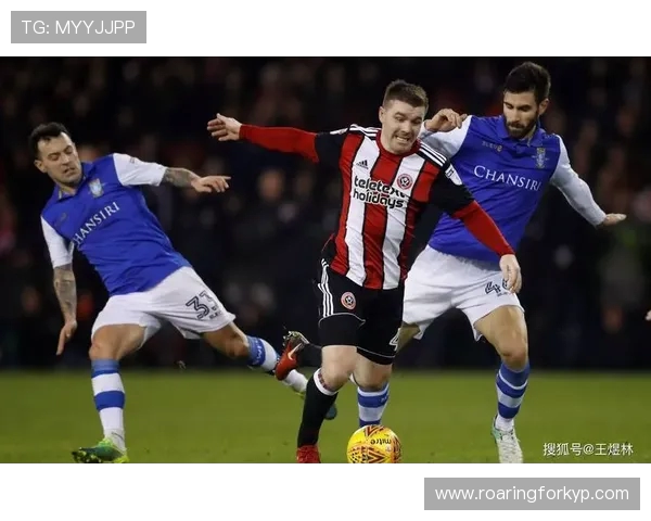 西布朗与谢周三同穿白色球裤比赛难辨球员引发争议