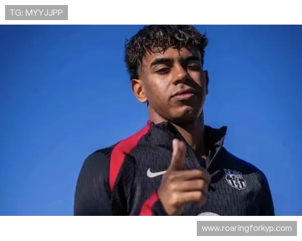 马卡:39岁亚马尔父亲疑与23岁女友订婚 女方仅比亚马尔大5岁 马卡:39岁亚马尔父亲疑与23岁女友订婚 女方仅比亚马尔大5岁